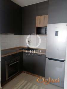 Izdavanje - Prelep jednoiposoban stan na Telepu